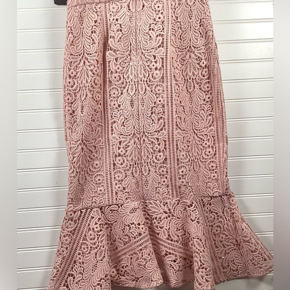 GUESS   NWT Textured Knit Slipdress  with lace Tgread detail Midi Dress Size 4 - Picture 11 of 14